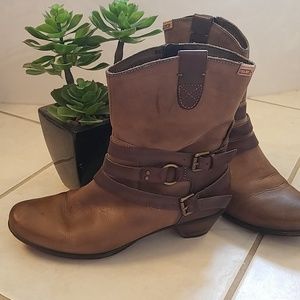 Pikolinos boots